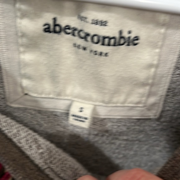 Super cute Abercrombie sweatshirt! Size small. Excellent condition. - Picture 3 of 4
